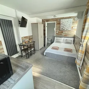  Guest house Cristina Modern United Kingdom